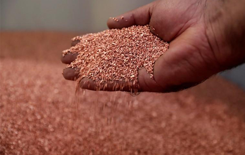 How do you separate copper from plastic?